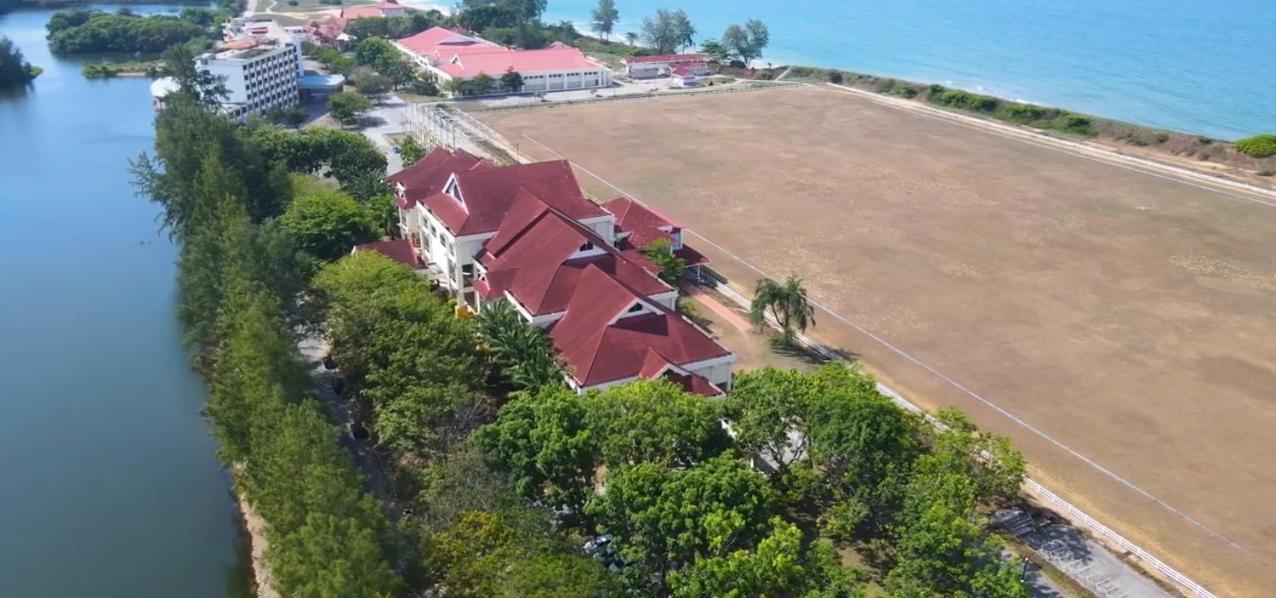 Terengganu Equestrian Resort Kuala Terengganu Exterior foto